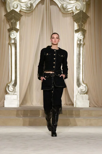 Look 19